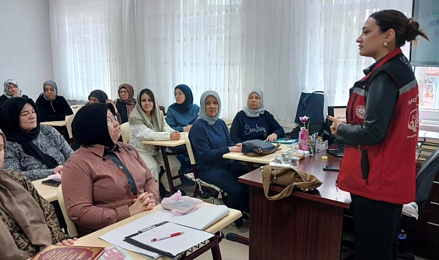 Kırklareli'nde Koruyucu Aile Eğitimi: Koruyucu Aile Bilinci Anlatıldı