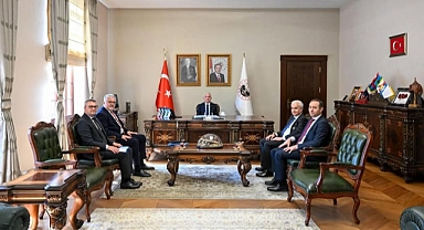 Kırklareli Valiliği'nde Önemli Zirve: Lüleburgaz Heyeti Vali Uğur Turan'ı Ziyaret Etti