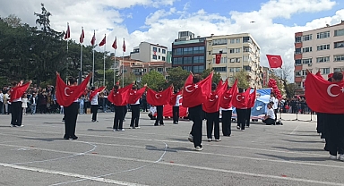 Öğrencilerden Gururlandıran Performans
