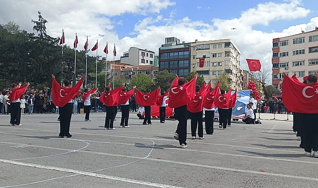 Öğrencilerden Gururlandıran Performans