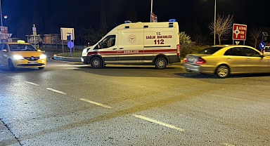 Otomobille çarpışan motosikletin sürücüsü yaralandı