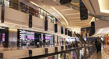 Ünlü Avm'ye haftasonu yaş sınırı getirildi