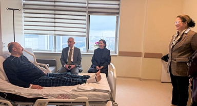 Vali Uğur Turan'dan İl Milli Eğitim Müdürü Murat Altınöz'e Geçmiş Olsun Ziyareti