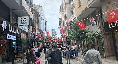 19 Mayıs Tatili Kırklareli Esnafına Yaradı: Vatandaşlar Sokaklara Akın Etti