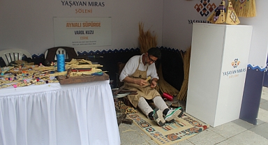 Ahşap Mengene, Çuvaldız ve Büyük Emek