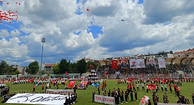 Kırklareli'nde 19 Mayıs Coşkusu! Stadı Dolduran Gösteriler Büyük Alkış Aldı