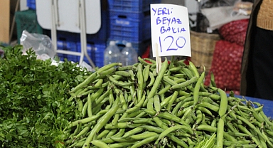 Kırklareli Pazarlarında Baharın Habercisi: Yerli Bakla Satışta