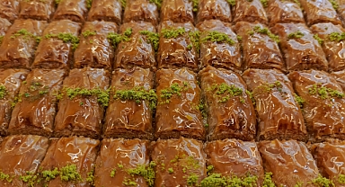 Kurban Bayramı Öncesi Tatlı Alarmı! Baklava Siparişleri Yoğunlaştı
