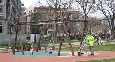 Millet Bahçesi Çocuk Parkı Yenilendi