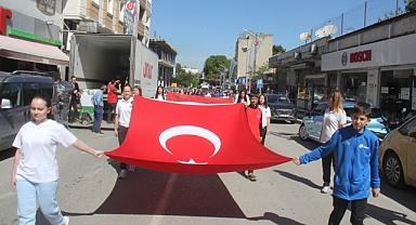 Pınarhisar'da Gençlik Yürüyüşü Coşkuyla Gerçekleştirildi