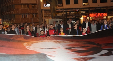 Pınarhisar’da Gençlik Yürüyüşüyle Bayram Zirveye Taştı